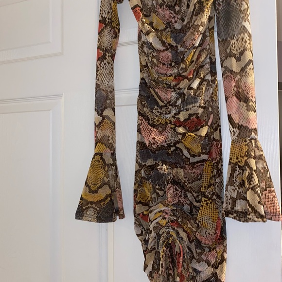 Snake print ruffle sleeve off the shoulder dress - Picture 3 of 3
